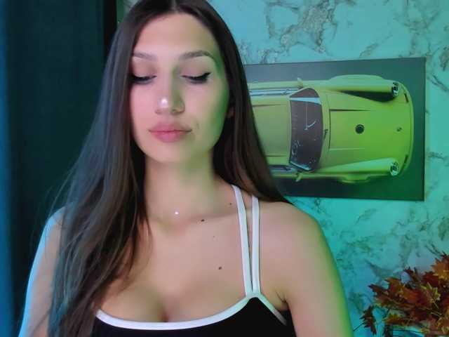 Mollyinyourmind live cam