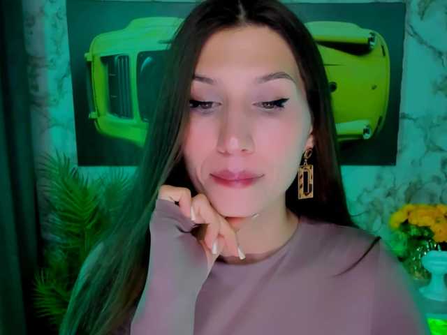 Mollyinyourmind's BongaCams show and profile