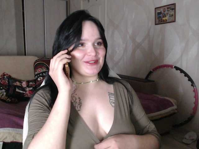 Lizzi-Peach live webcam show