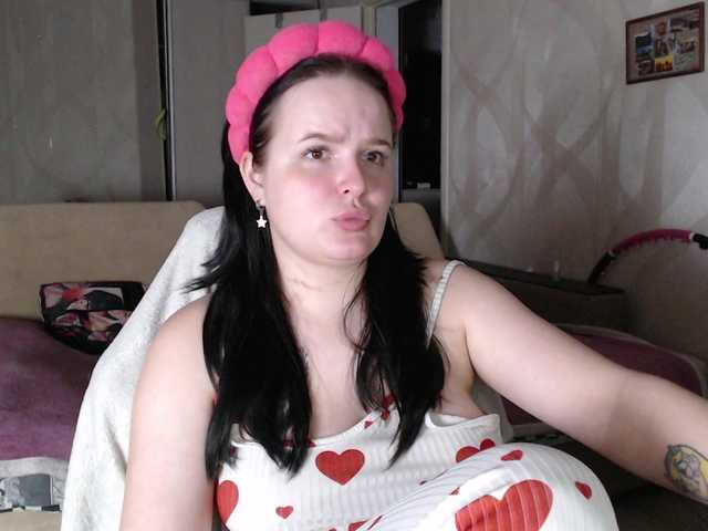 Lizzi-Peach live webcam show