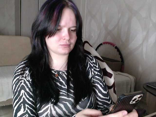 Lizzi-Peach live cam on BongaCams