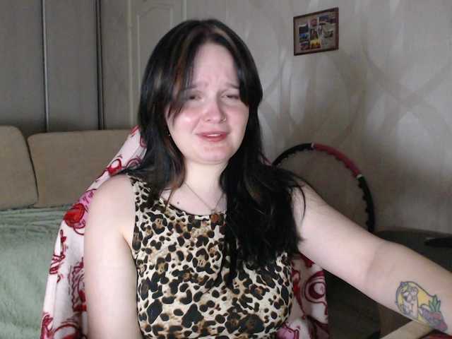 Lizzi-Peach live cam on BongaCams