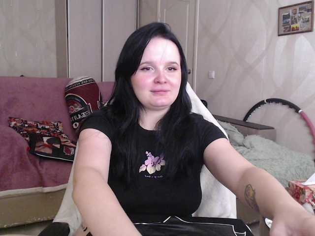 Lizzi-Peach live cam on BongaCams