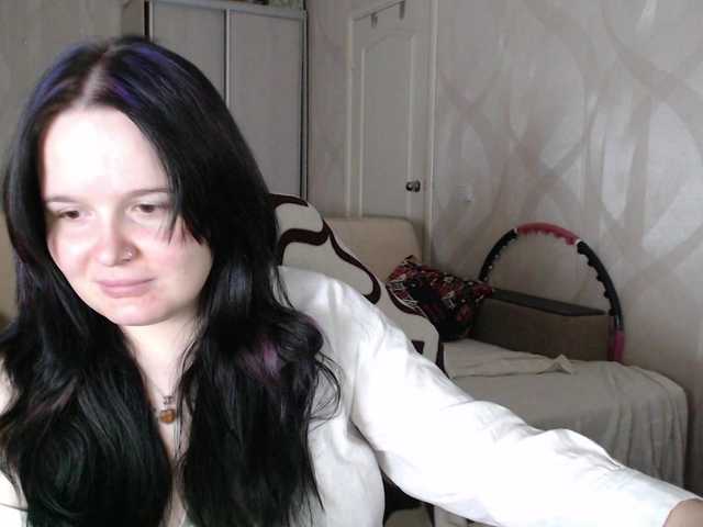 Lizzi-Peach live cam on BongaCams