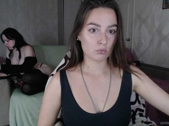 lizzi-peach cam belle
