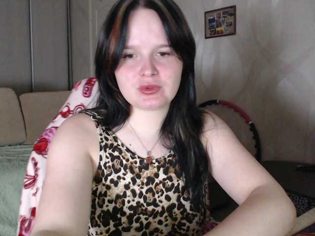 Lizzi-Peach live cam