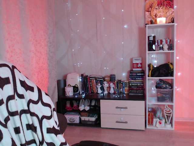 Lizzi-Peach live cam preview