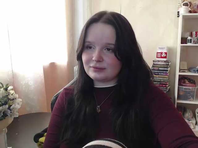 Lizzi-Peach live cam on BongaCams