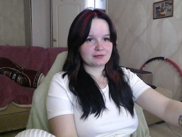 Lizzi-Peach live cam on 