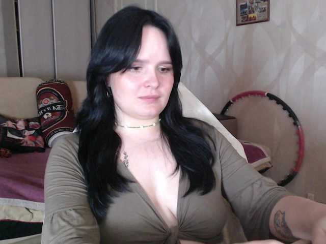 Lizzi-Peach live cam on BongaCams