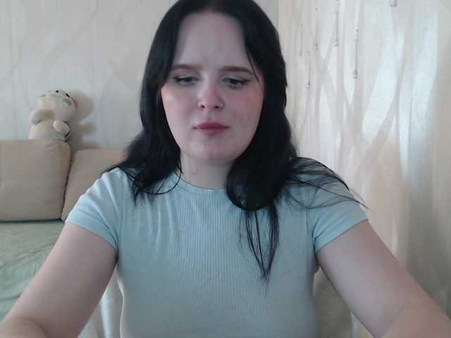 Lizzi-Peach live cam on BongaCams