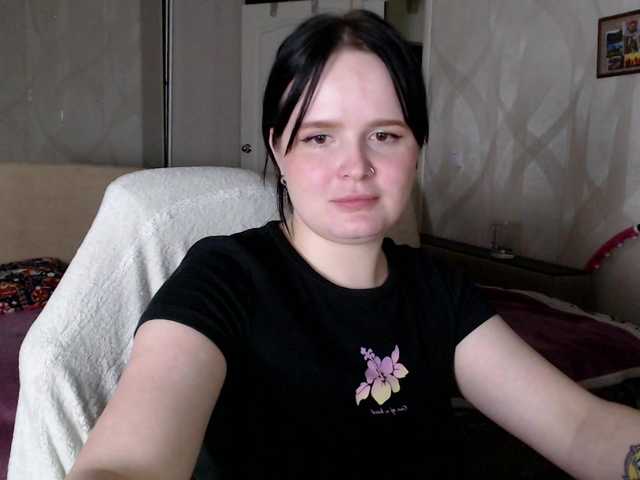 Lizzi-Peach live cam on BongaCams