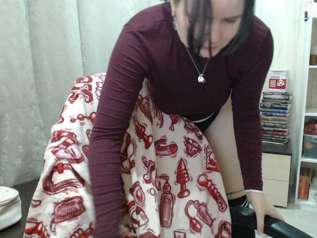 Lizzi-Peach live cam on BongaCams