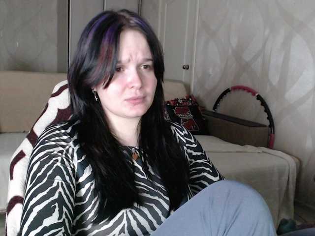 Lizzi-Peach live cam on BongaCams