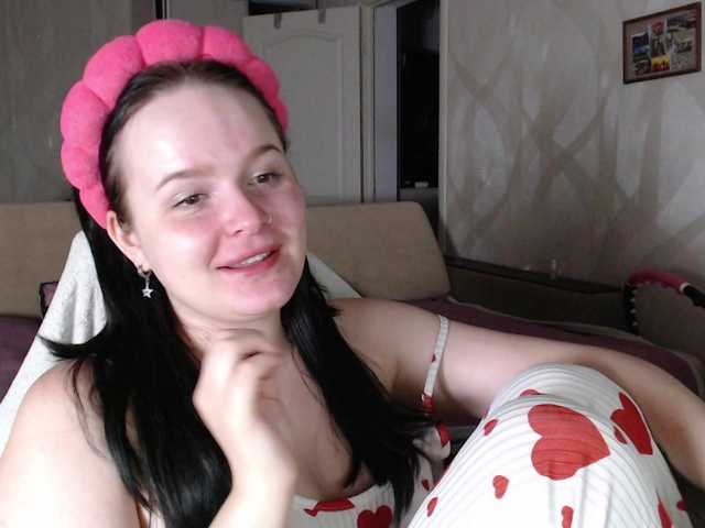 Lizzi-Peach live webcam show