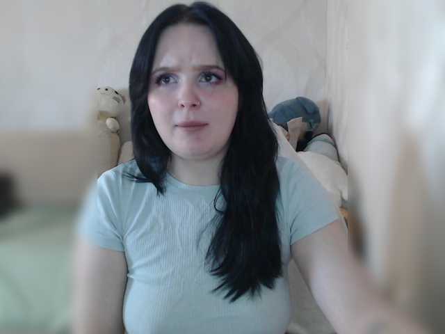 Lizzi-Peach live cam on BongaCams