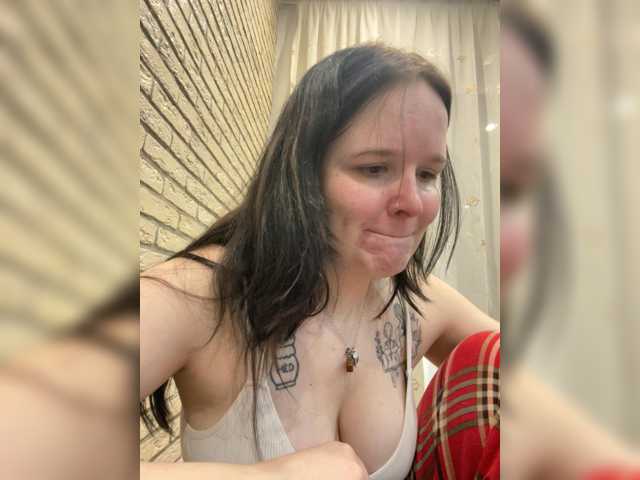 Lizzi-peach live cam