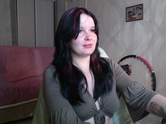 Lizzi-Peach live cam on BongaCams