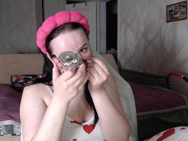 Lizzi-Peach live webcam show