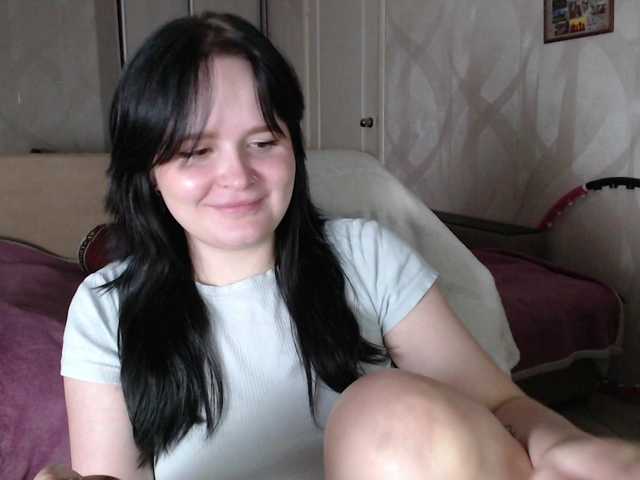 lizzi-peach cam belle