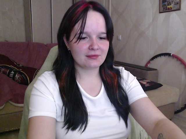 Lizzi-Peach live cam on 