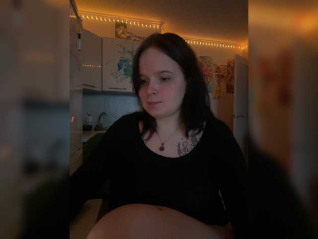 Lizzi-Peach live cam on BongaCams