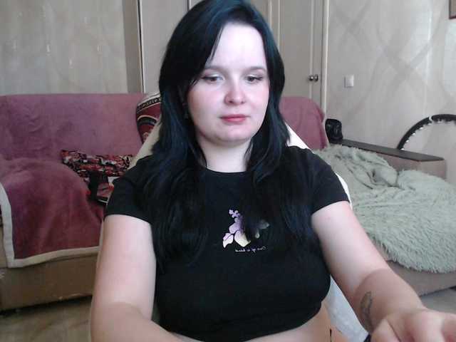 Lizzi-Peach live cam on BongaCams