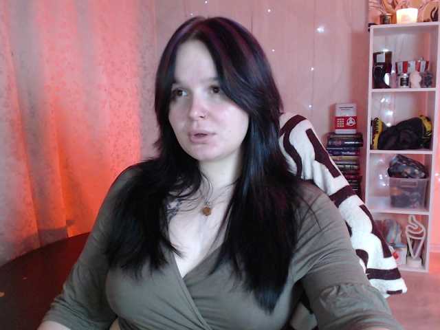 Lizzi-Peach live cam preview