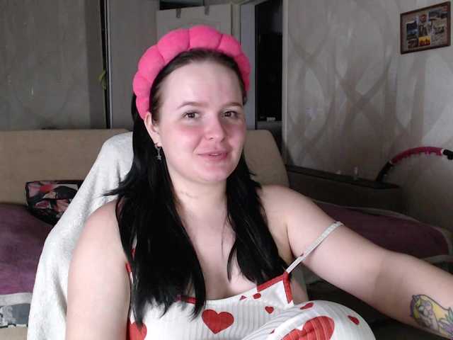 Lizzi-Peach live webcam show
