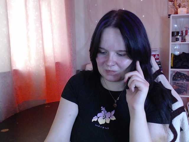Lizzi-Peach live cam preview