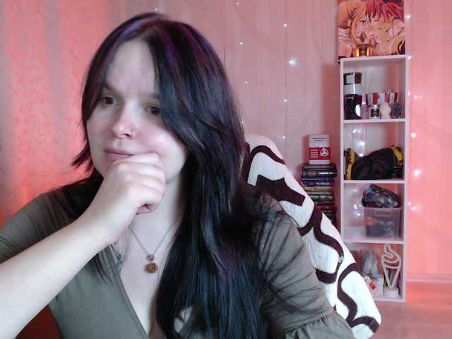 Lizzi-Peach live cam preview