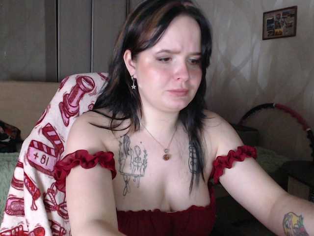 Lizzi-Peach live cam on BongaCams