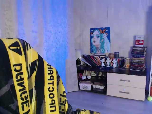 Lizzi-Peach live cam on BongaCams