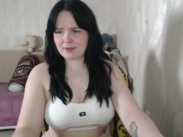 Lizzi-Peach live cam