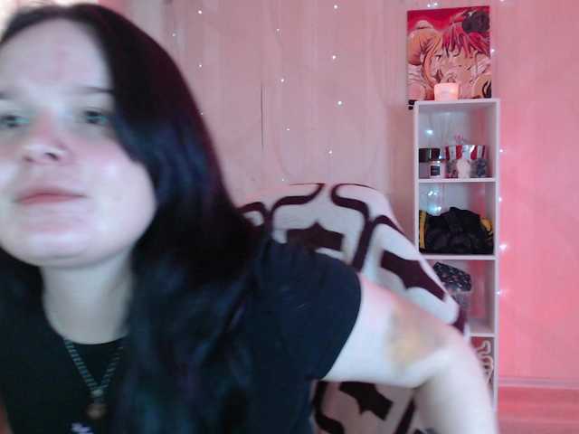Lizzi-Peach live cam preview