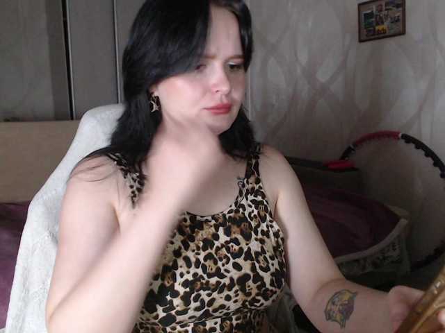 Lizzi-Peach live webcam show