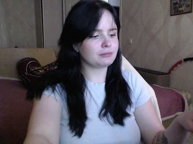 Lizzi-Peach live cam on BongaCams