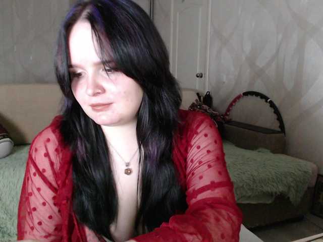 Lizzi-Peach live cam on BongaCams