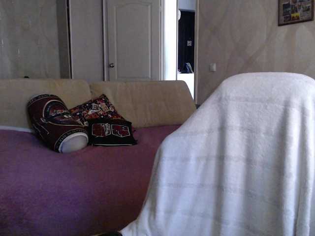 Lizzi-Peach live cam on BongaCams