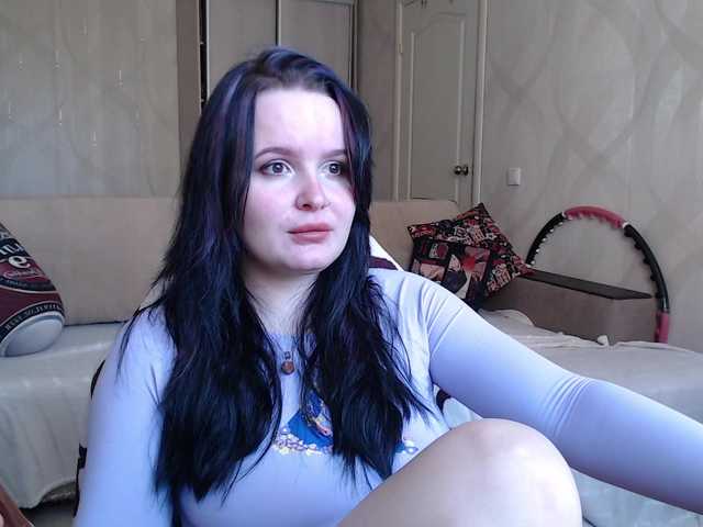 Lizzi-Peach live cam on BongaCams