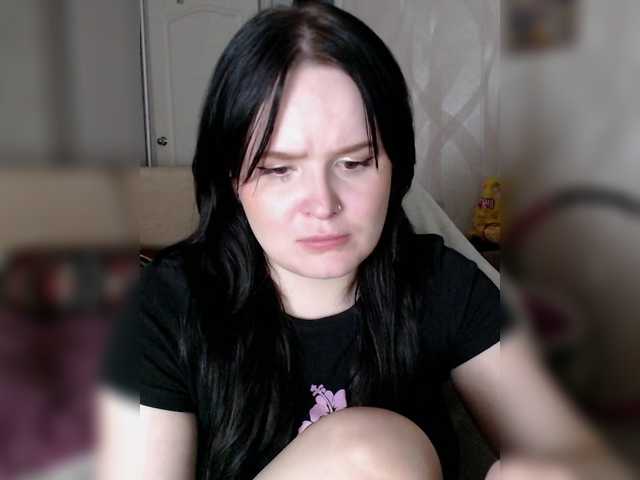 Lizzi-Peach live cam on BongaCams