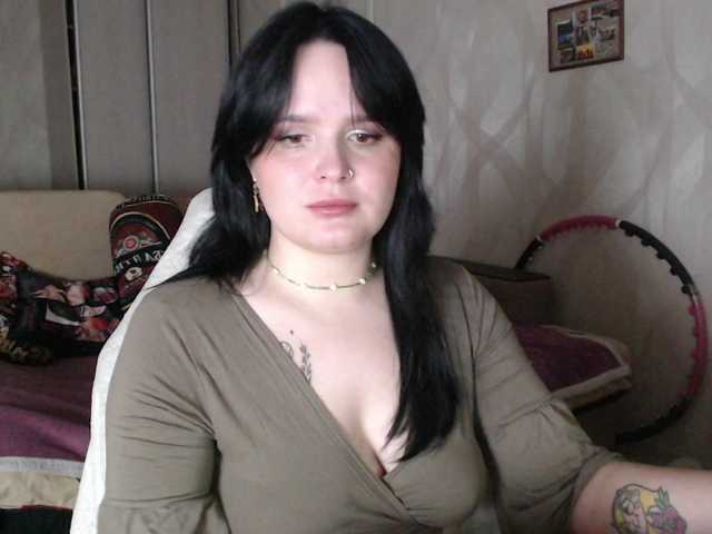 Lizzi-Peach live cam on BongaCams