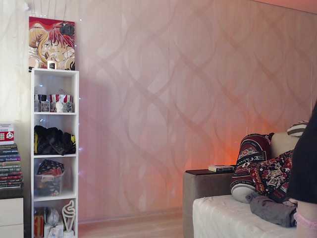 Lizzi-Peach live cam on BongaCams