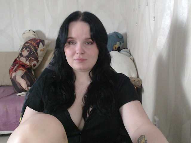 Lizzi-Peach live cam on BongaCams