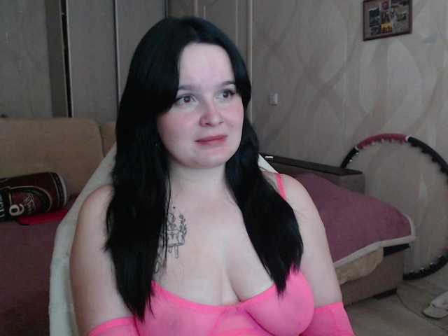 Lizzi-Peach live webcam show