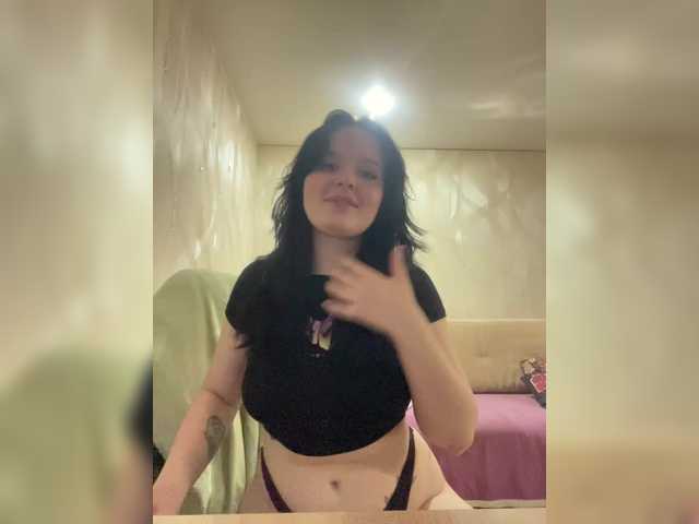 lizzi-peach cam belle