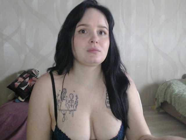 Lizzi-Peach's BongaCams show and profile