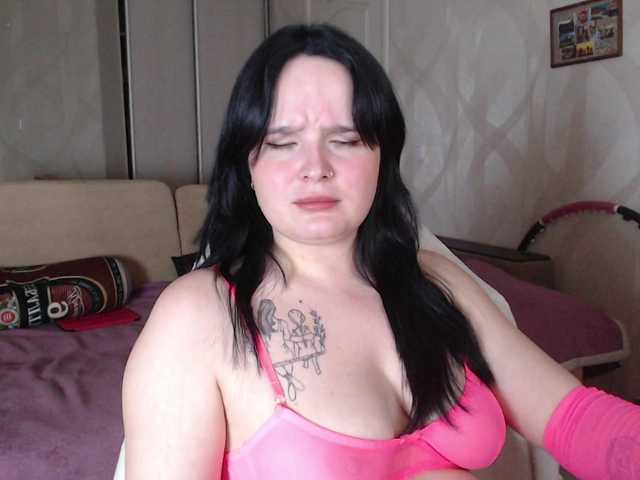 Lizzi-Peach live webcam show