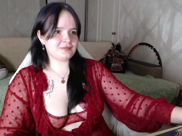 Lizzi-Peach live cam on BongaCams
