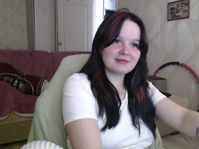 Lizzi-Peach live cam on 